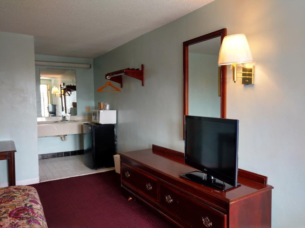 Mount Vernon Inn Sumter Extérieur photo