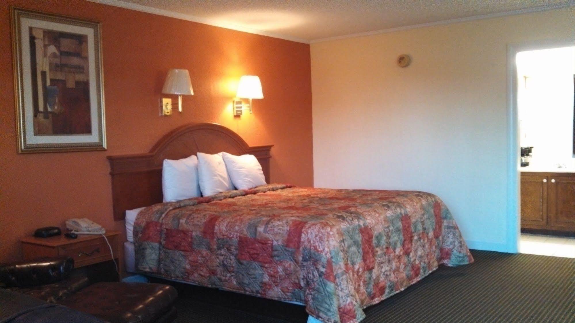 Mount Vernon Inn Sumter Extérieur photo